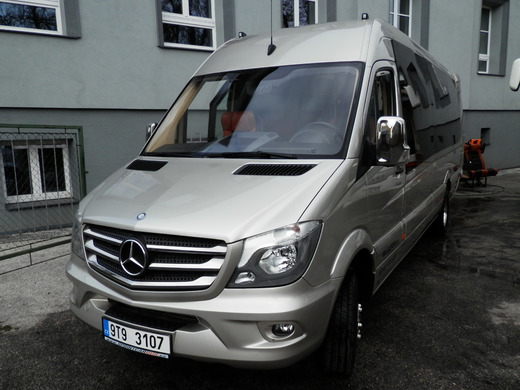 MERCEDES-BENZ Sprinter 519 CDI.JPG